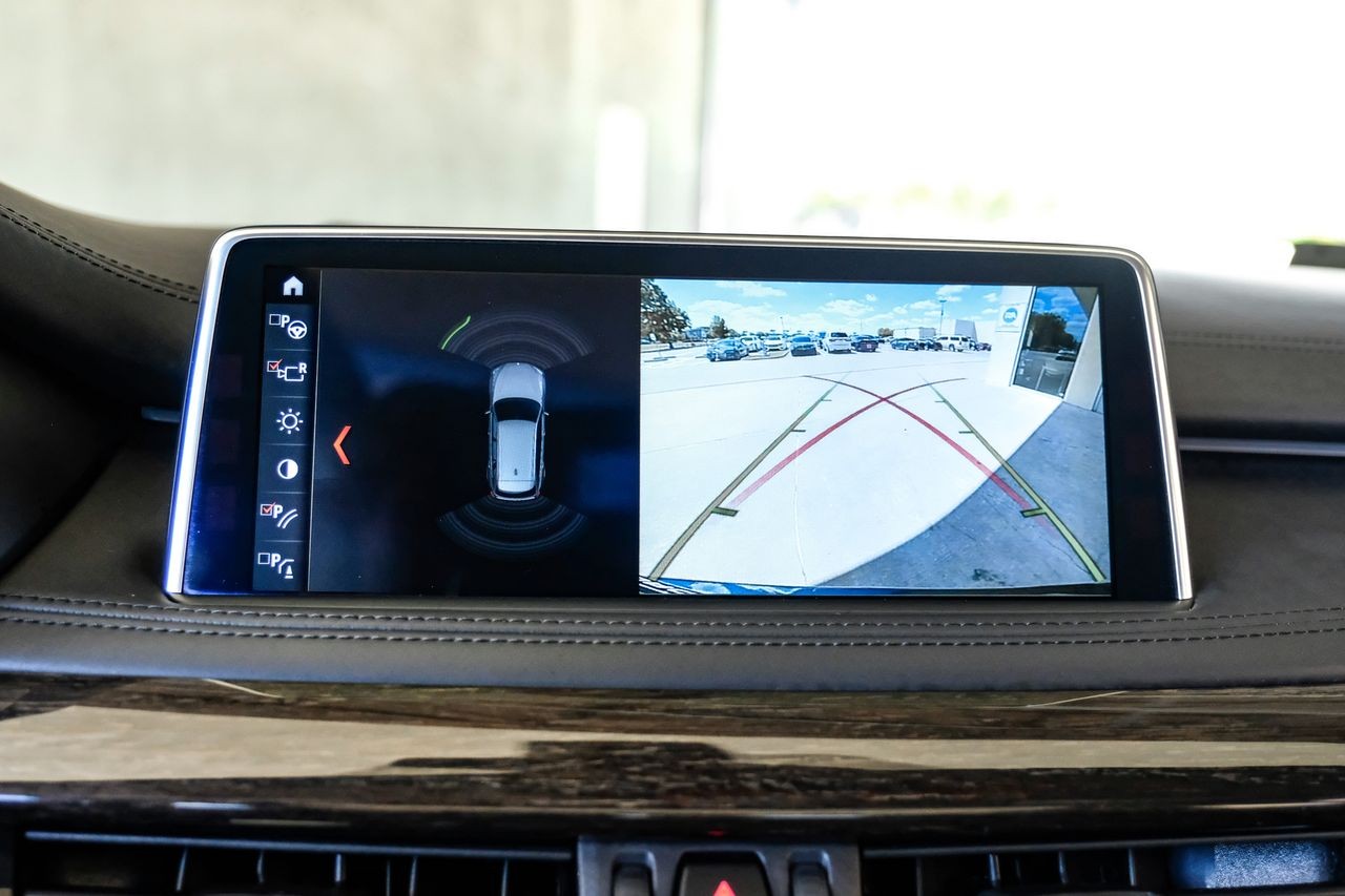 BMW X5 Vehicle Main Gallery Image 23