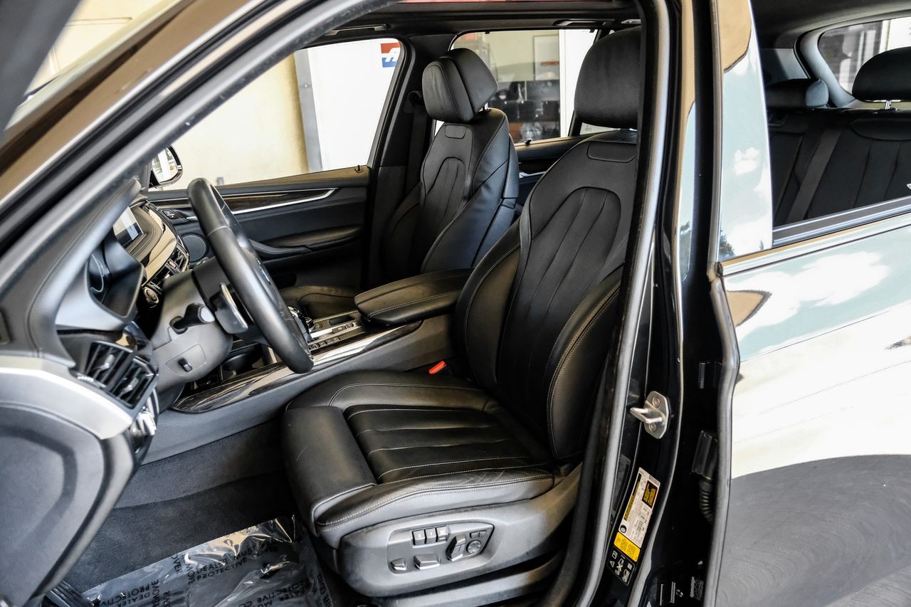 BMW X5 Vehicle Main Gallery Image 29