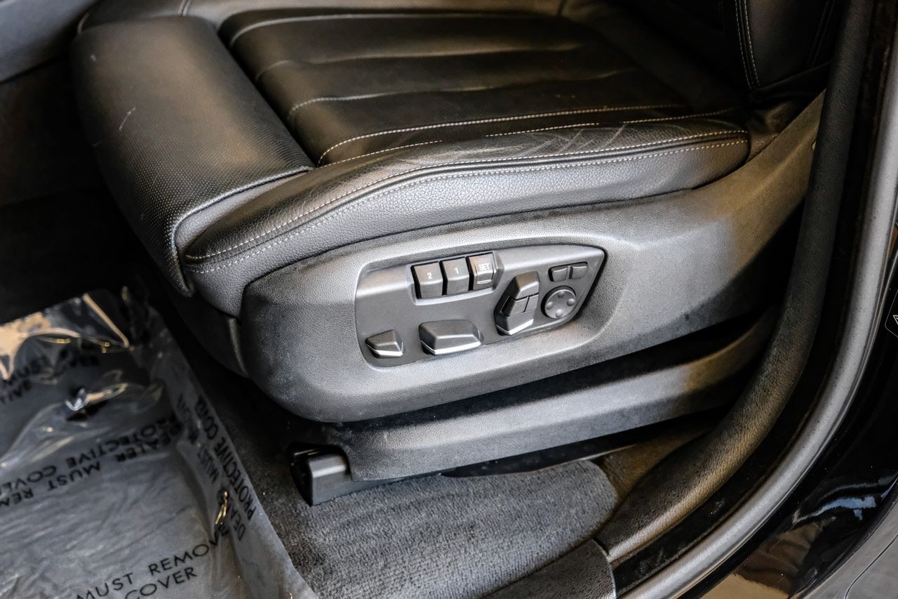 BMW X5 Vehicle Main Gallery Image 30