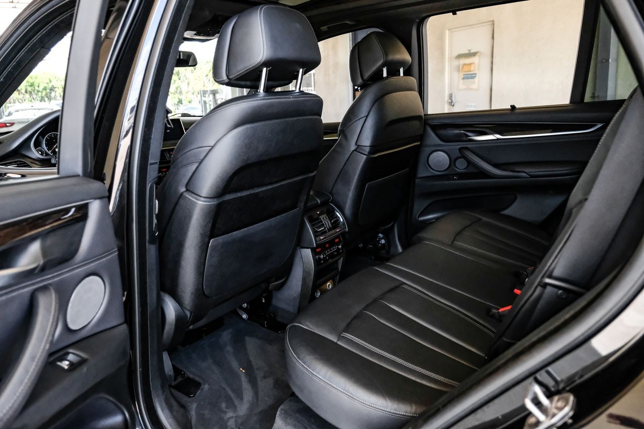 BMW X5 Vehicle Main Gallery Image 35