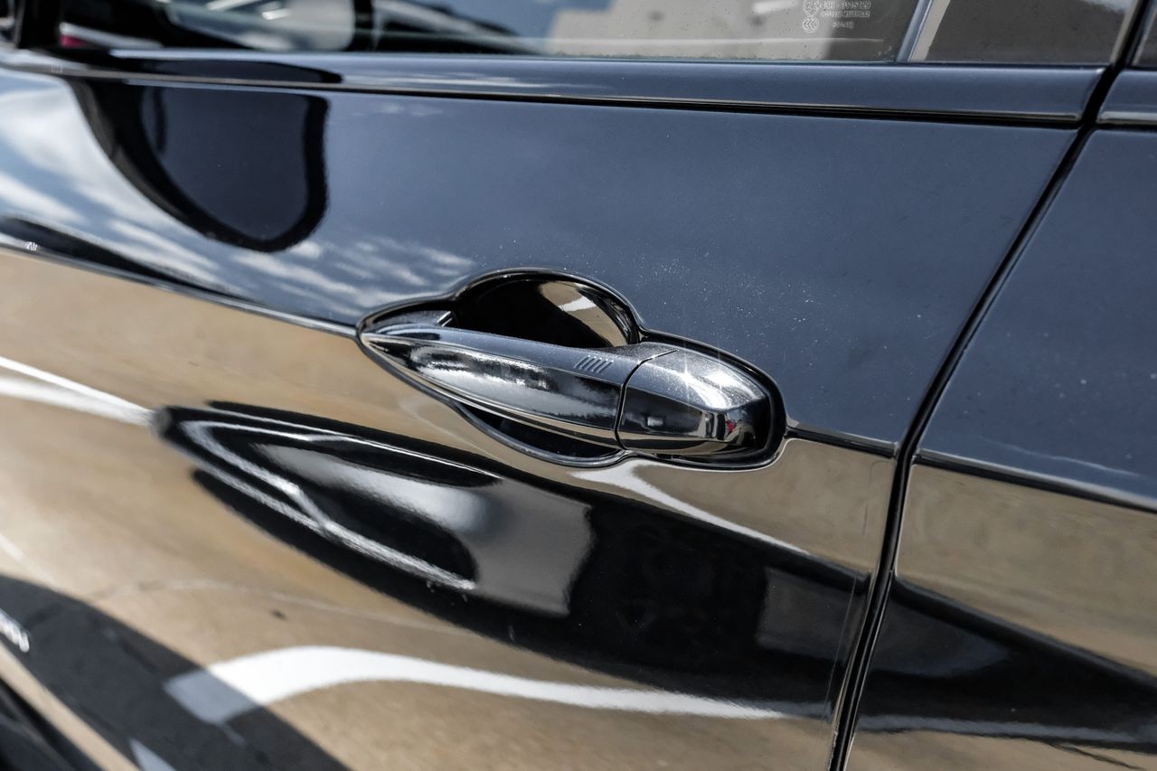 BMW X5 Vehicle Main Gallery Image 37