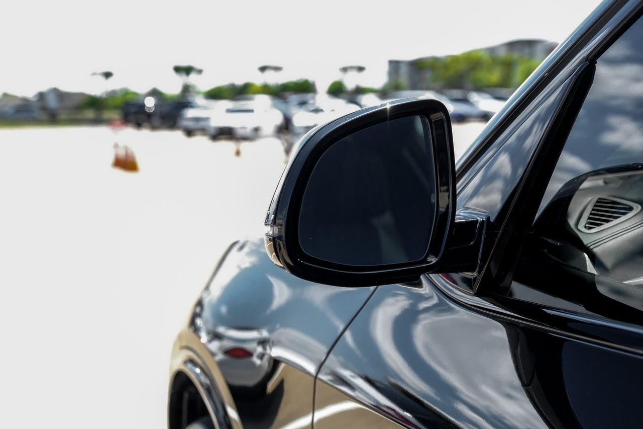 BMW X5 Vehicle Main Gallery Image 38