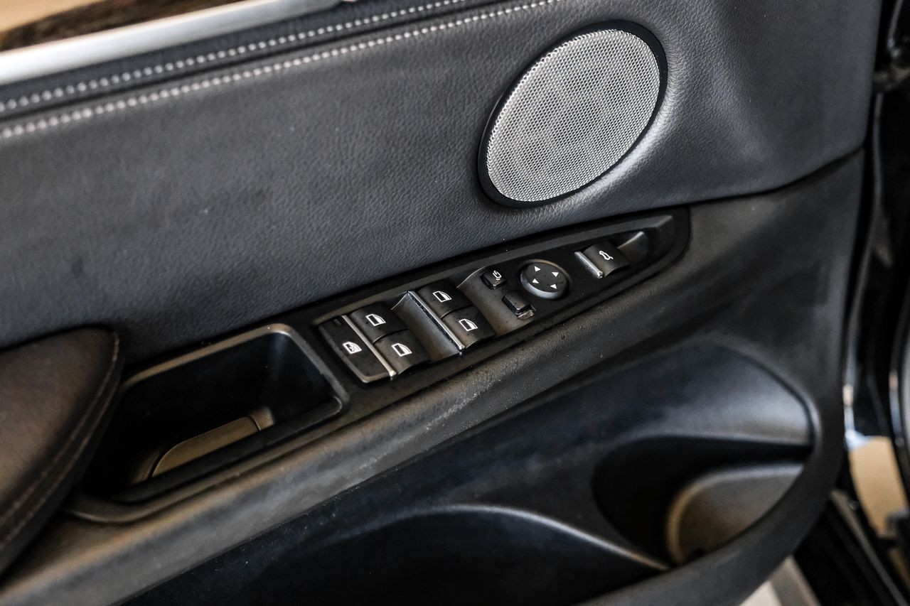 BMW X5 Vehicle Main Gallery Image 40