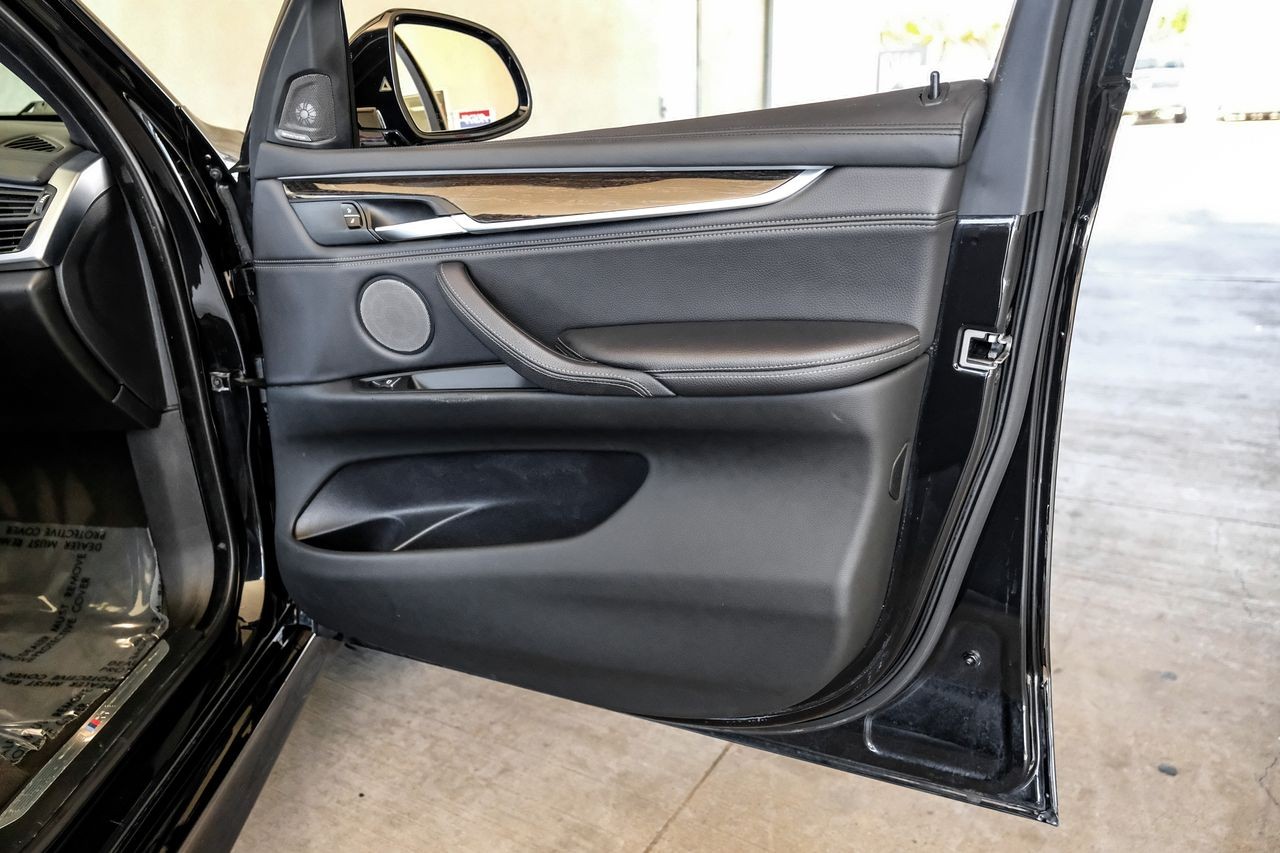 BMW X5 Vehicle Main Gallery Image 41