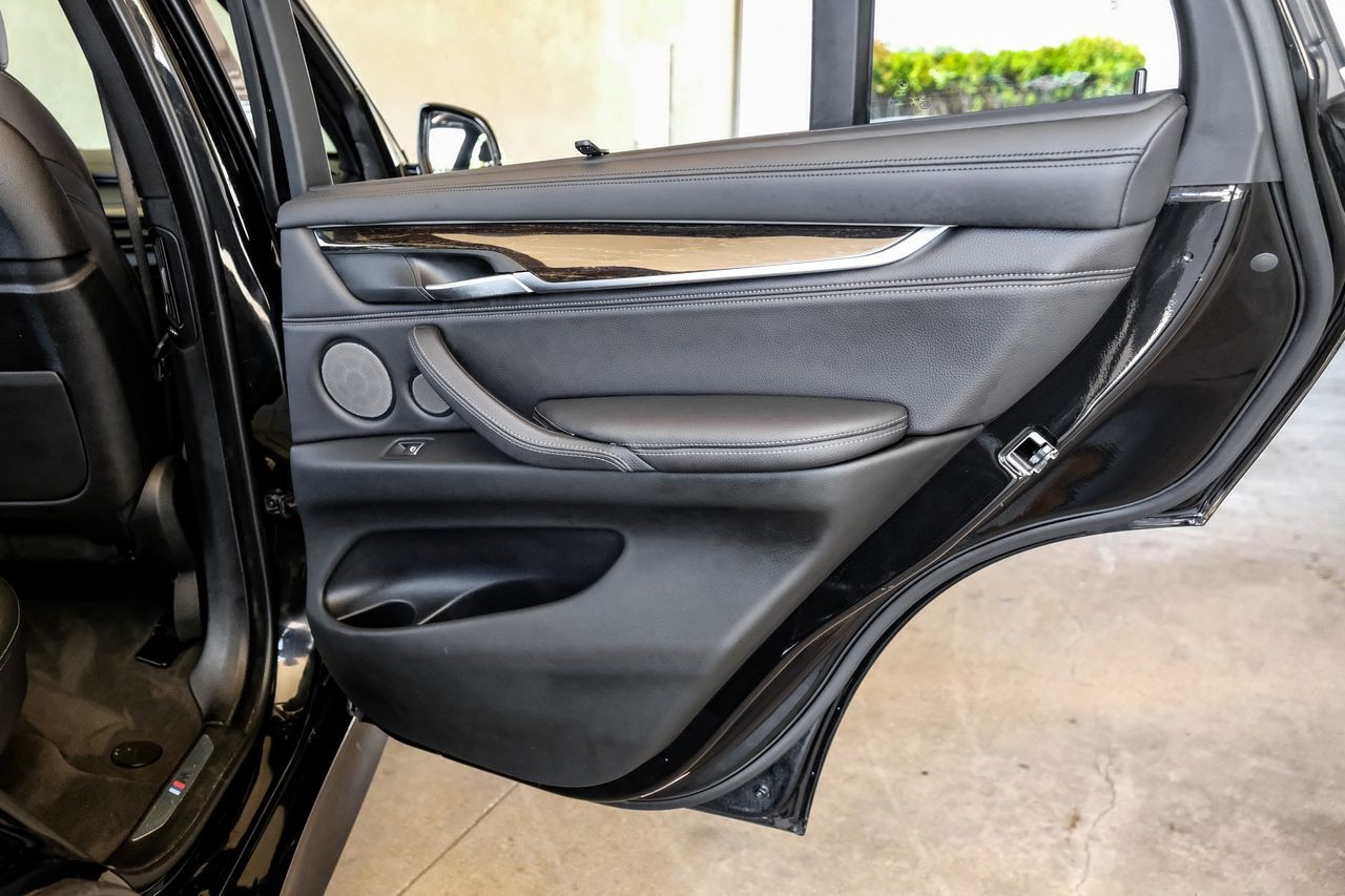 BMW X5 Vehicle Main Gallery Image 43