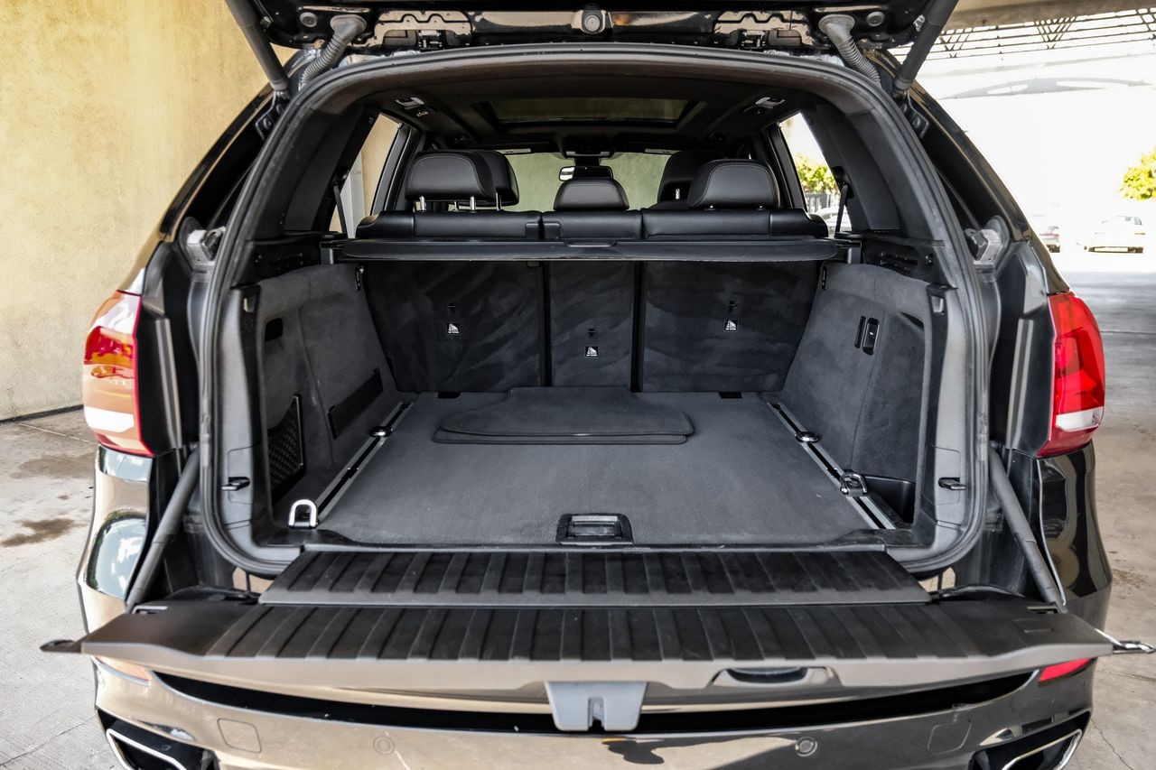 BMW X5 Vehicle Main Gallery Image 46