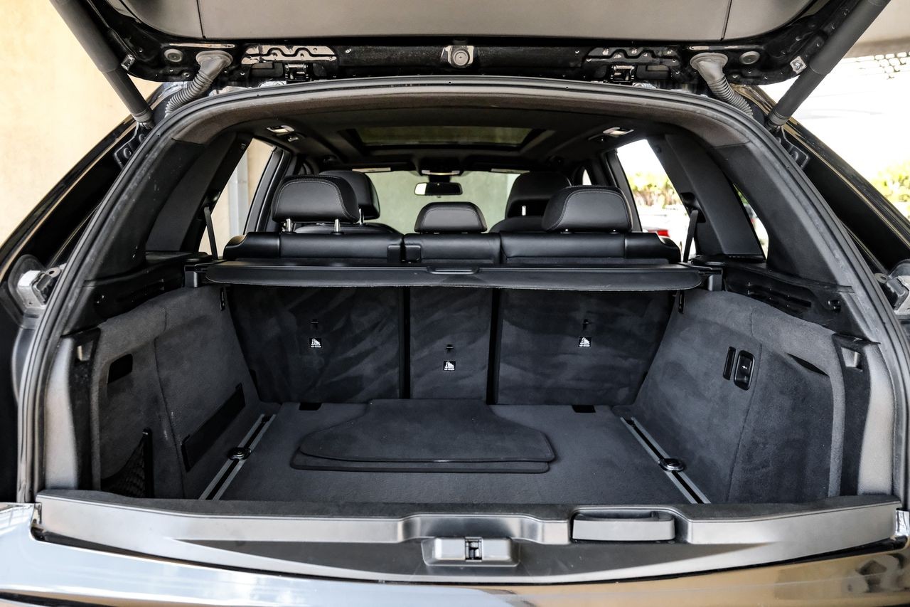 BMW X5 Vehicle Main Gallery Image 47