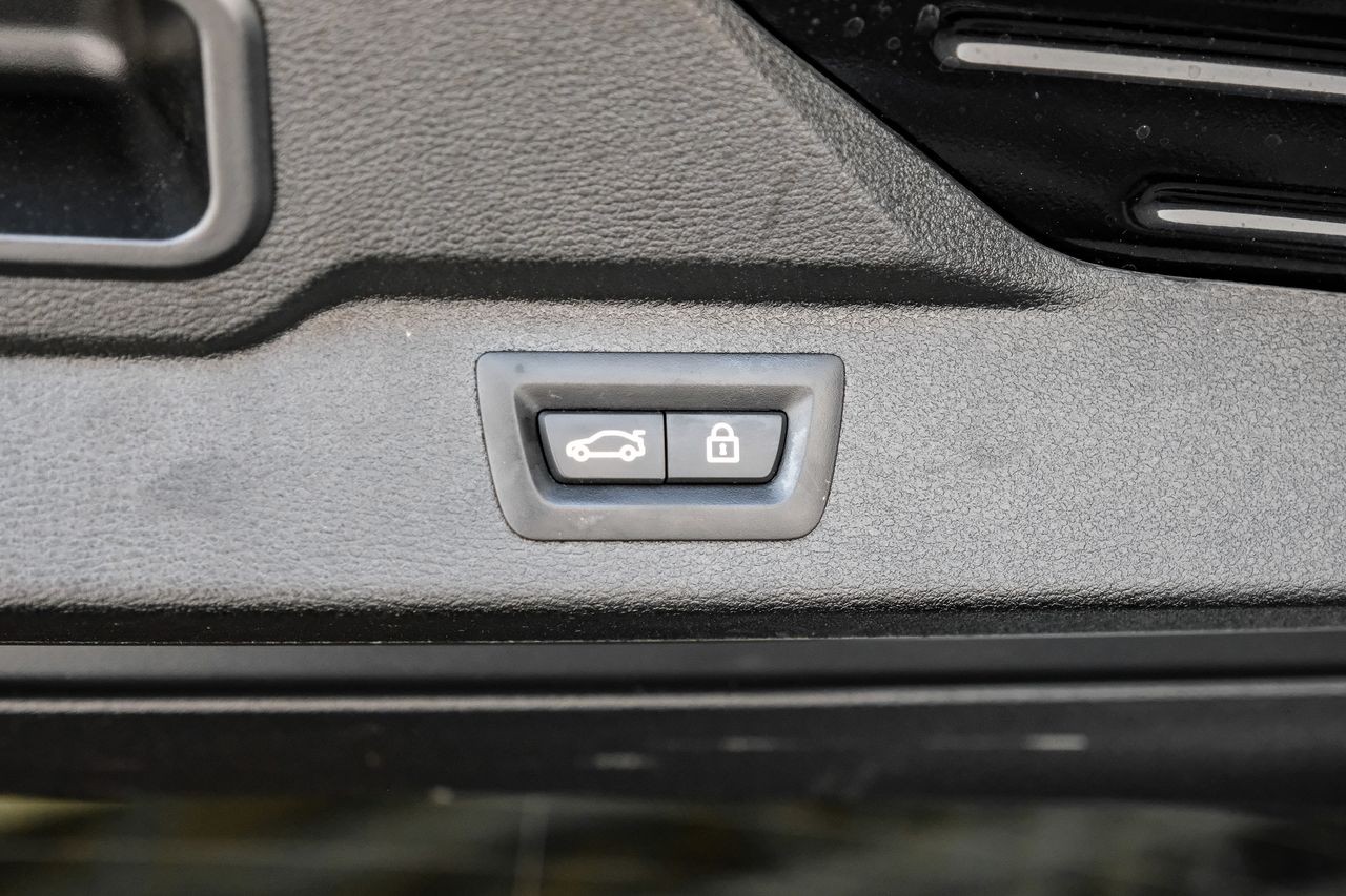 BMW X5 Vehicle Main Gallery Image 48