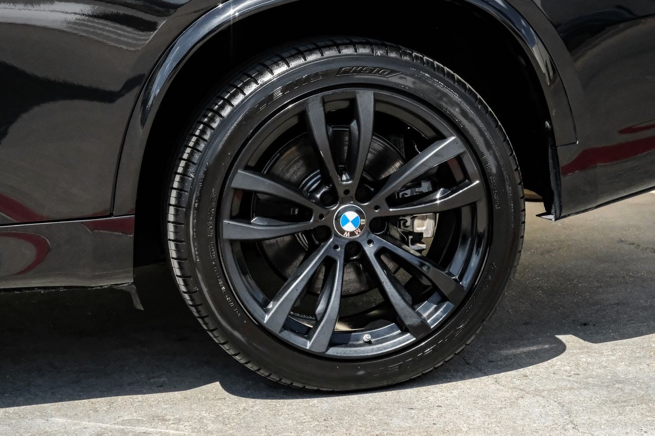 BMW X5 Vehicle Main Gallery Image 52