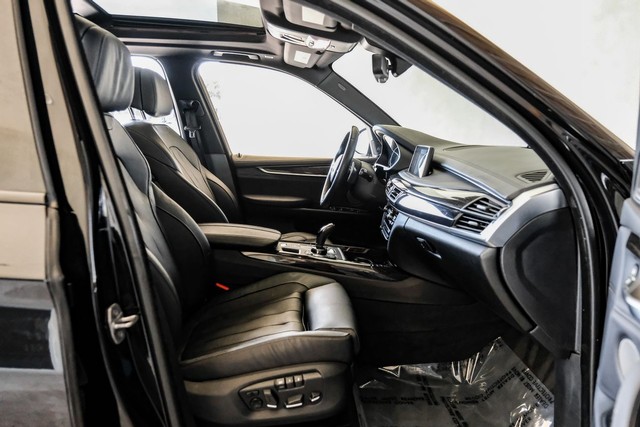 BMW X5 Vehicle Main Gallery Image 31