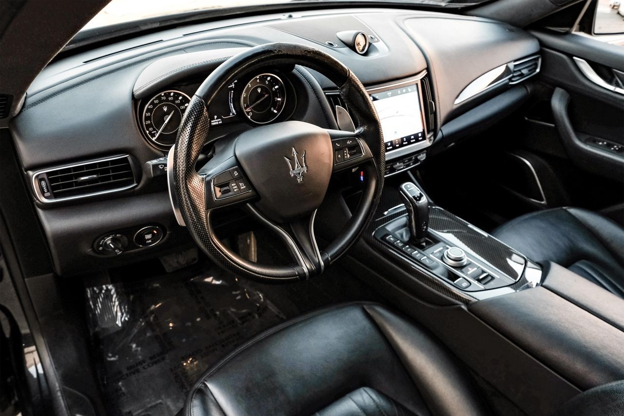 Maserati Levante Vehicle Main Gallery Image 03