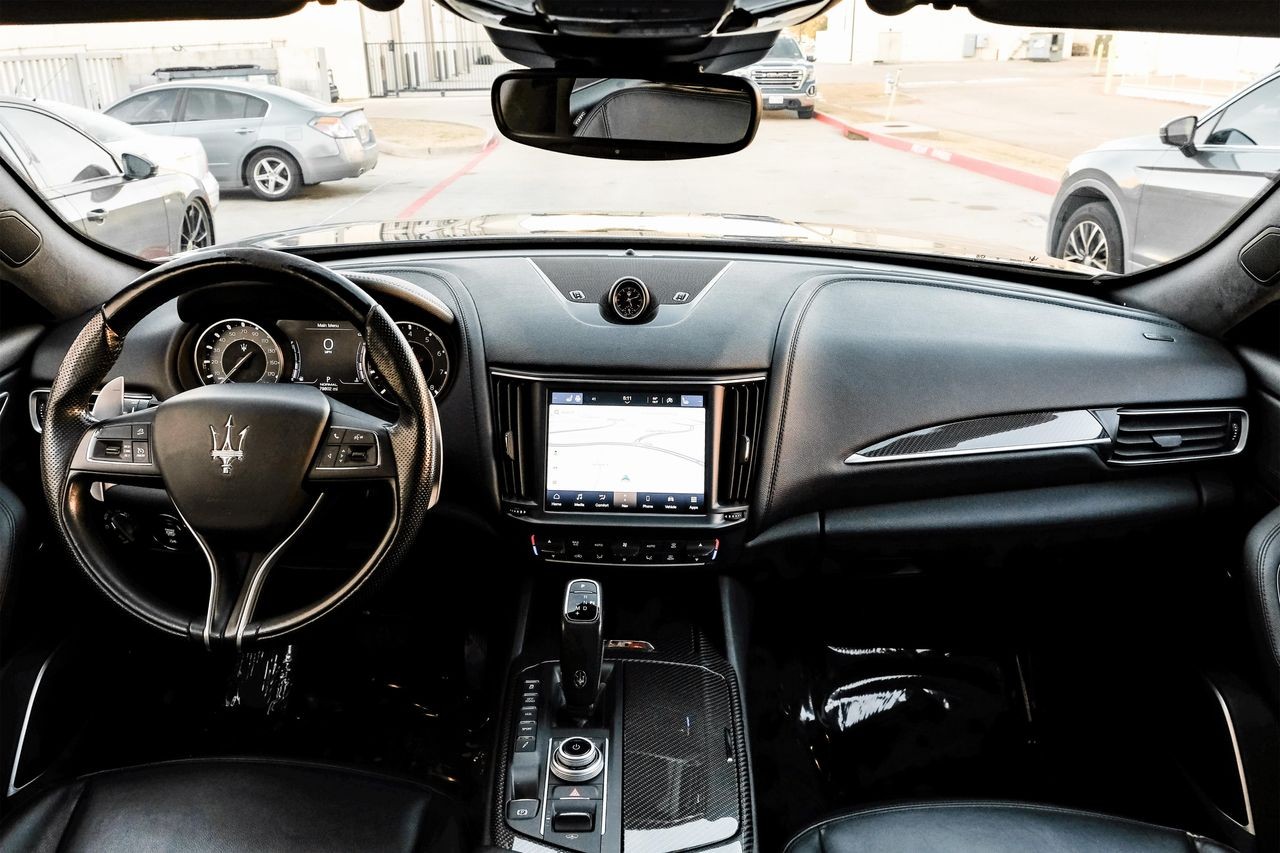 Maserati Levante Vehicle Main Gallery Image 15