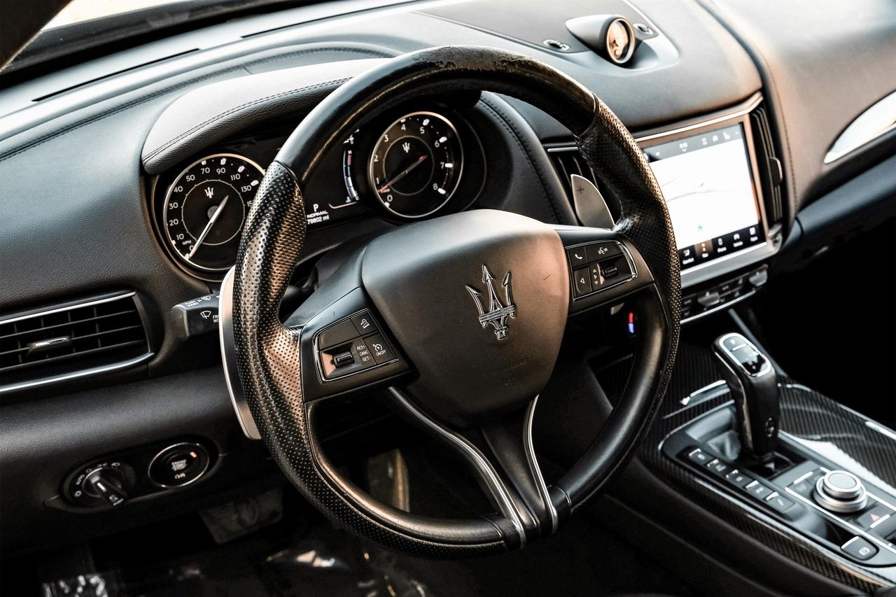 Maserati Levante Vehicle Main Gallery Image 16