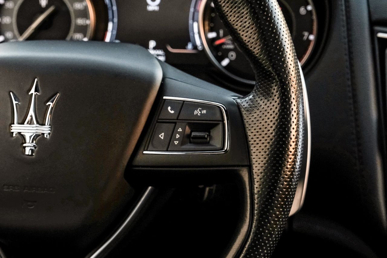 Maserati Levante Vehicle Main Gallery Image 18