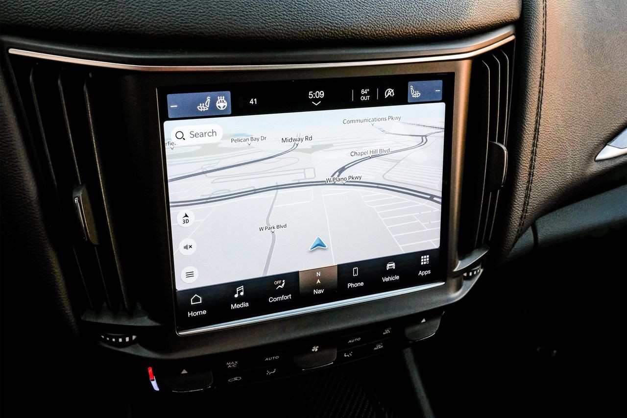 Maserati Levante Vehicle Main Gallery Image 22