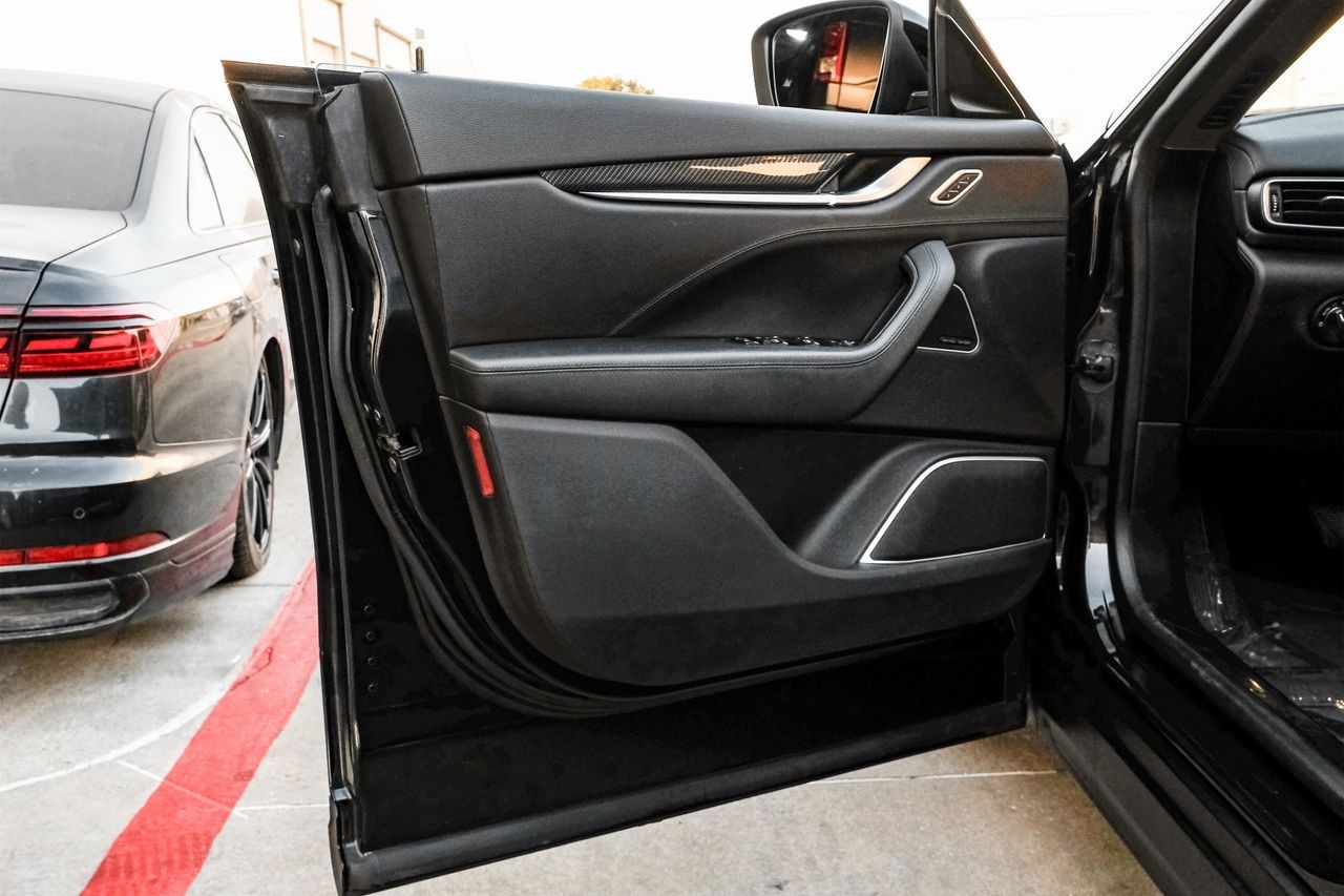 Maserati Levante Vehicle Main Gallery Image 44