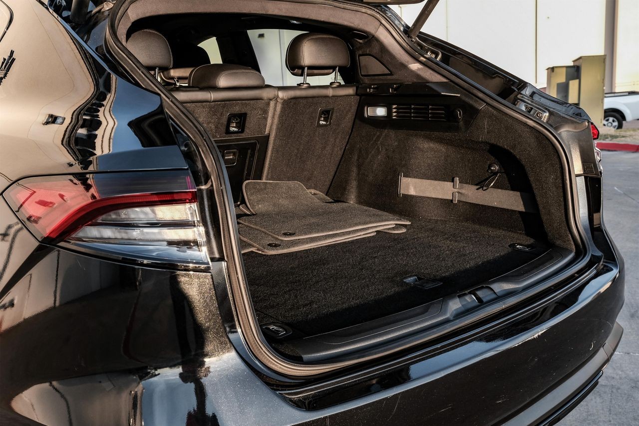 Maserati Levante Vehicle Main Gallery Image 54