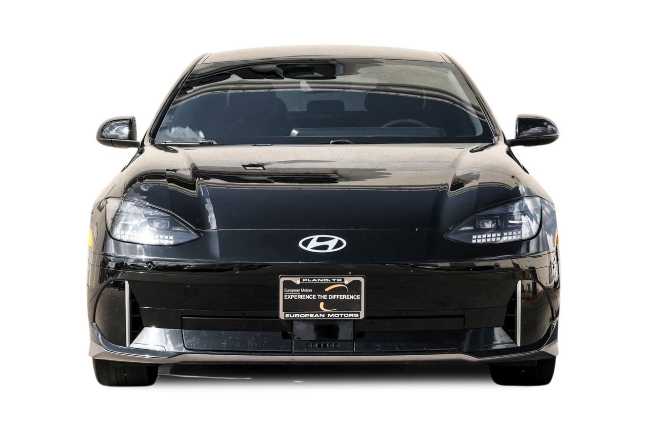 Hyundai IONIQ 6 Vehicle Main Gallery Image 05