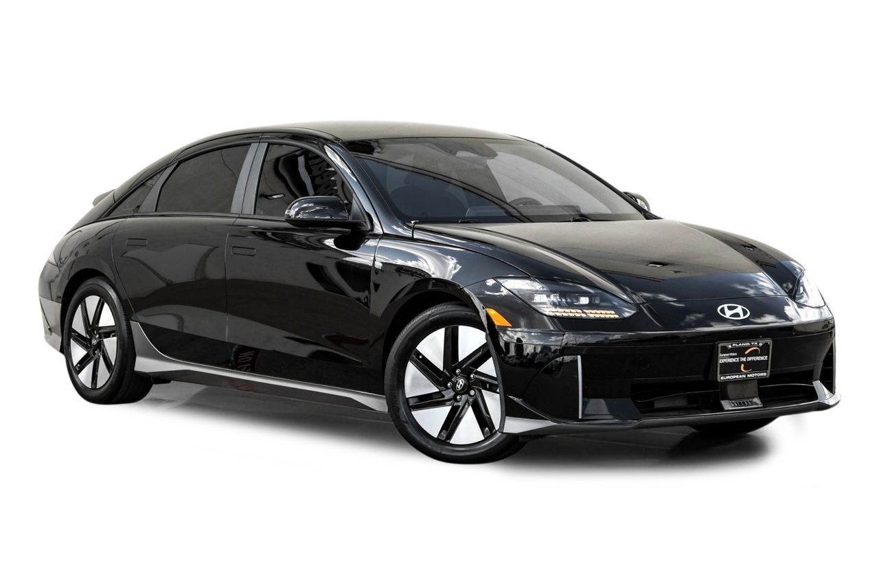 Hyundai IONIQ 6 Vehicle Main Gallery Image 06