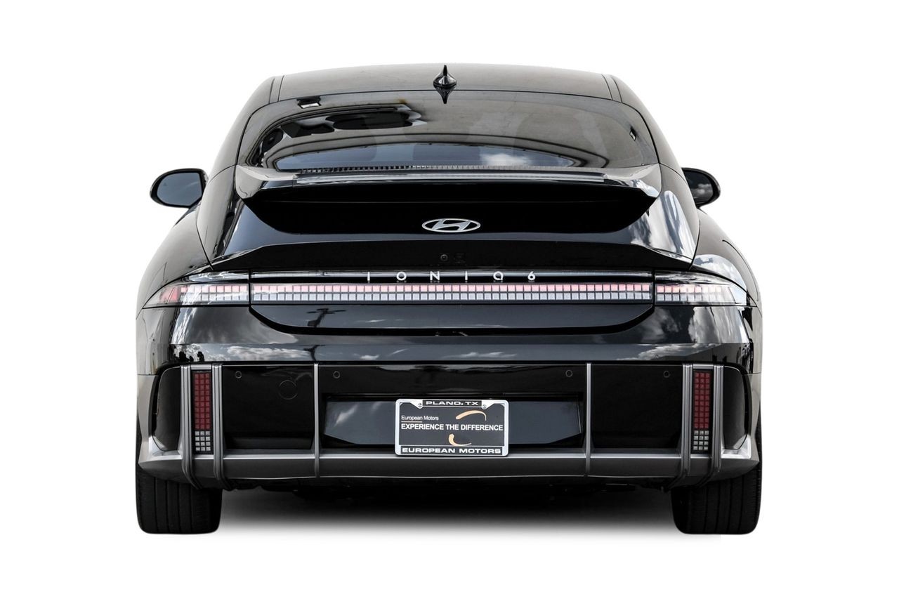 Hyundai IONIQ 6 Vehicle Main Gallery Image 09