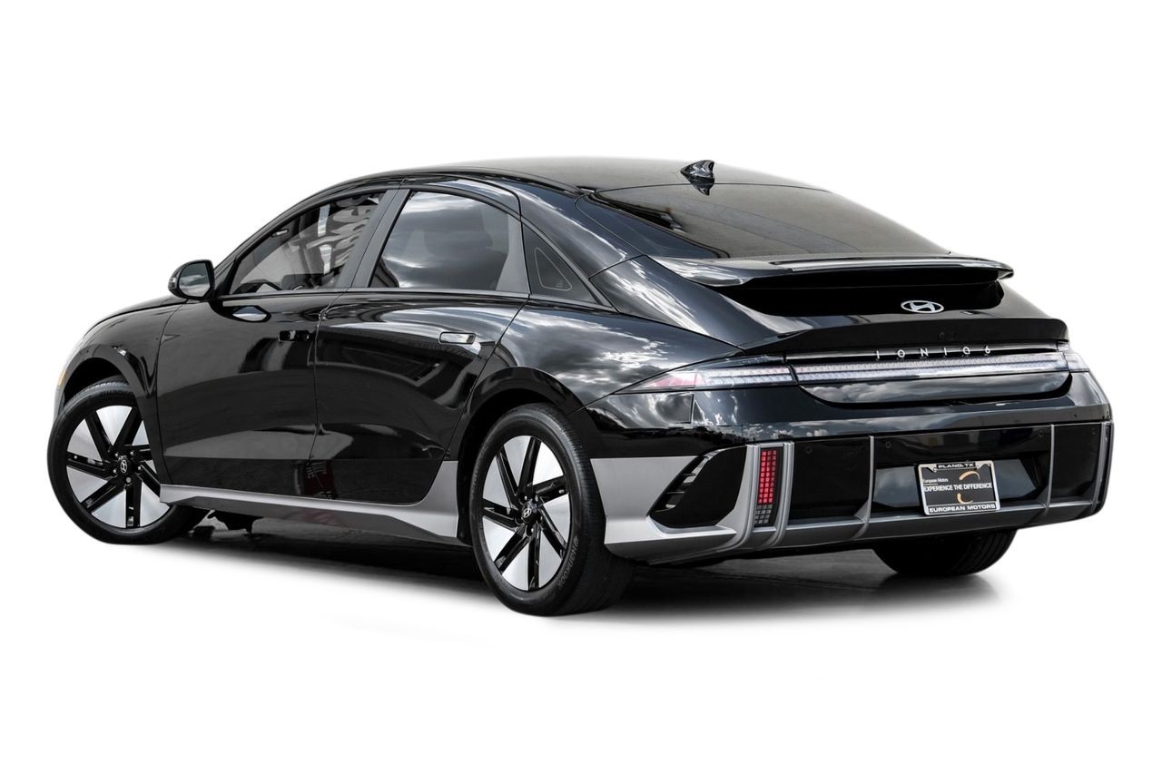 Hyundai IONIQ 6 Vehicle Main Gallery Image 10