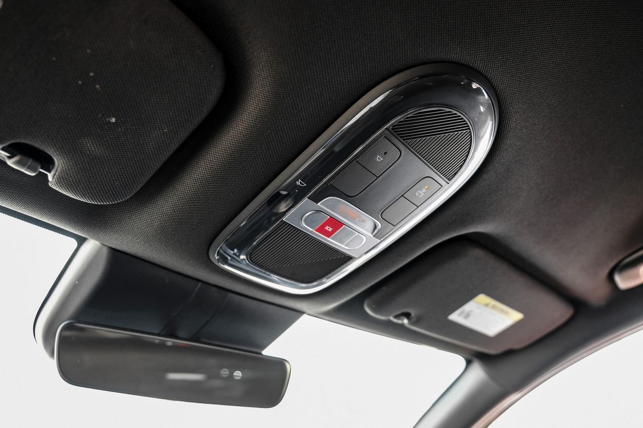 Hyundai IONIQ 6 Vehicle Main Gallery Image 30