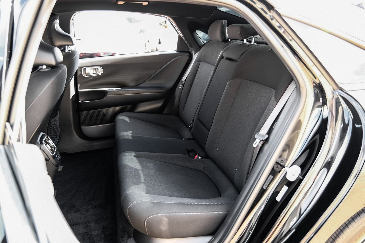 Hyundai IONIQ 6 Vehicle Main Gallery Image 38