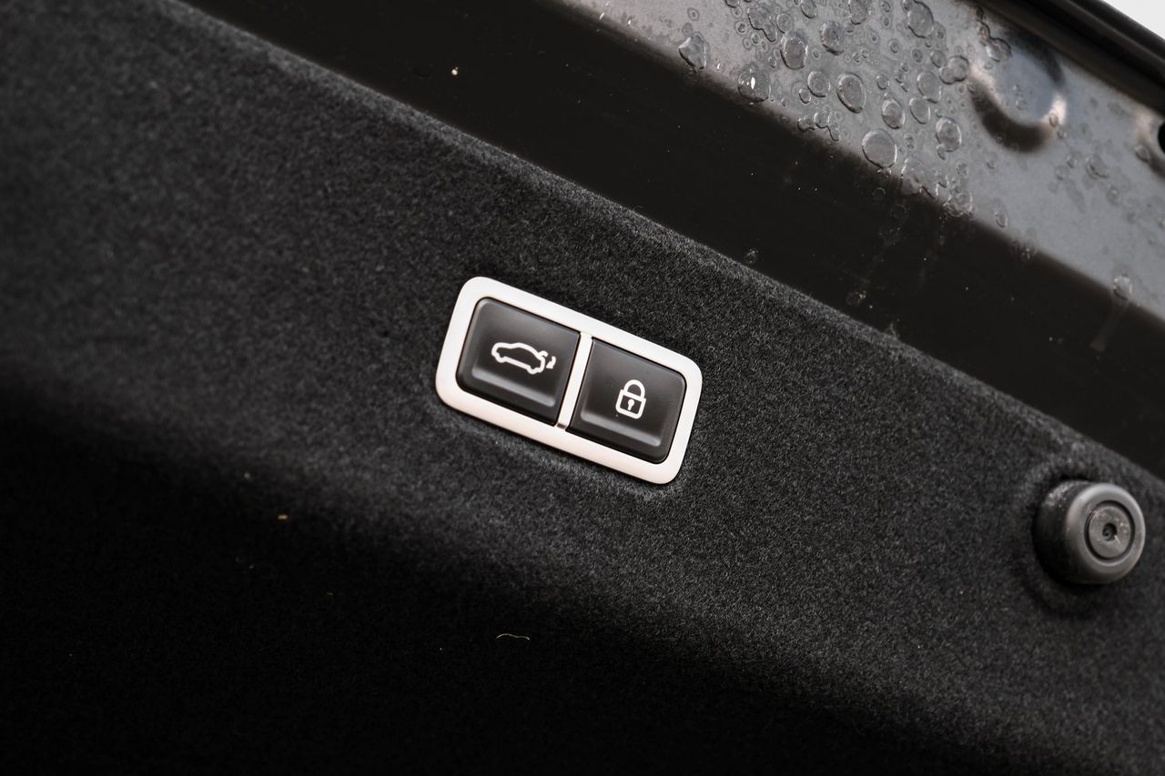 Hyundai IONIQ 6 Vehicle Main Gallery Image 49