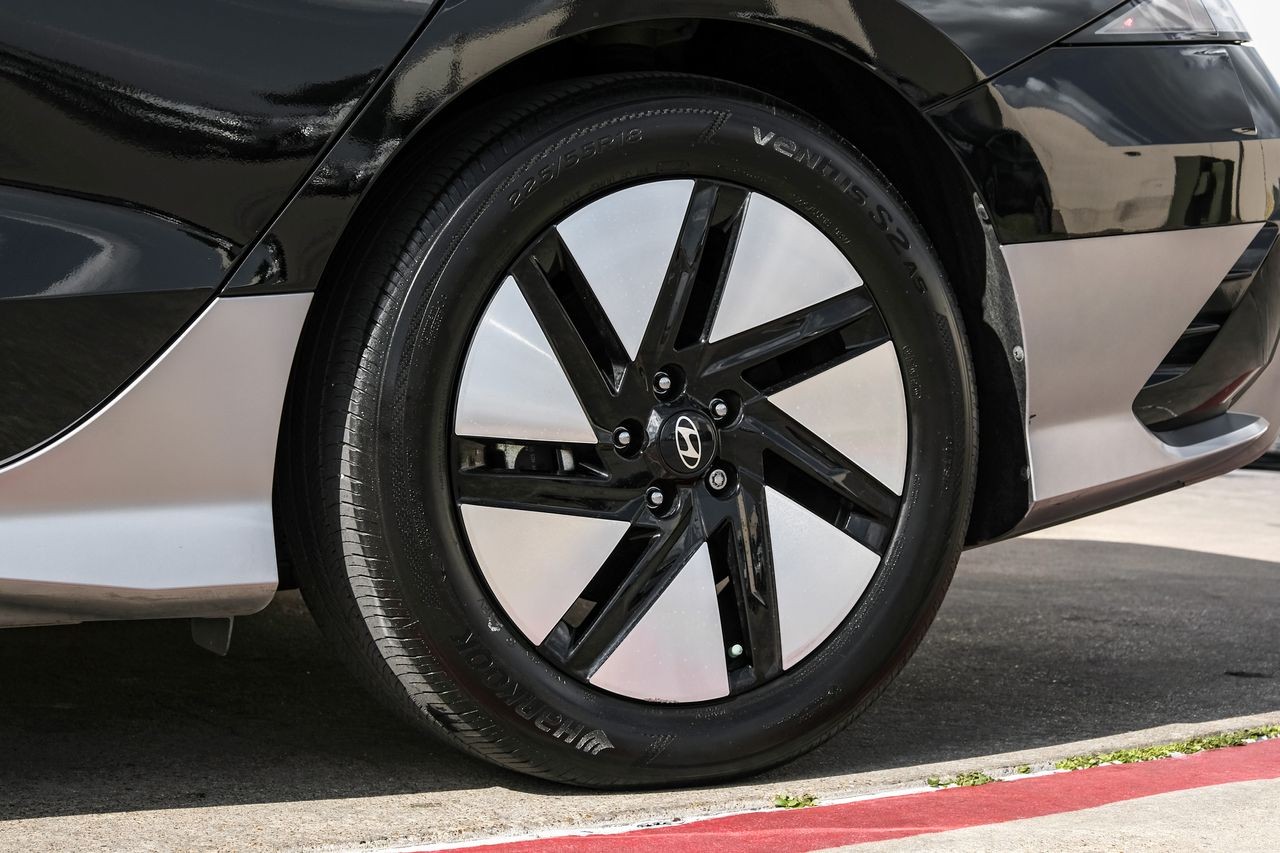 Hyundai IONIQ 6 Vehicle Main Gallery Image 53