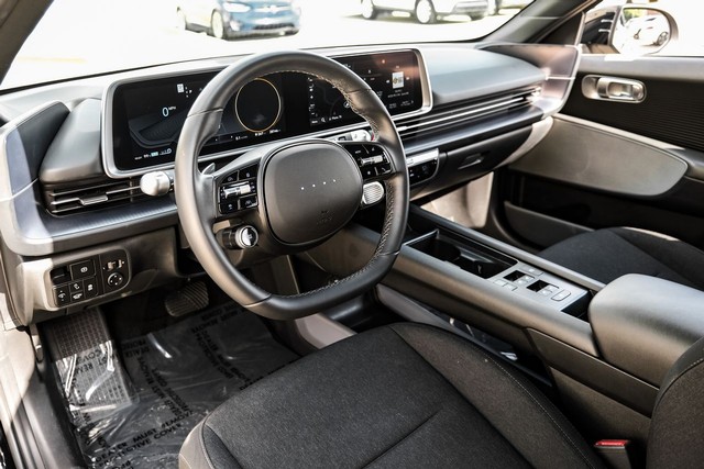 Hyundai IONIQ 6 Vehicle Main Gallery Image 03