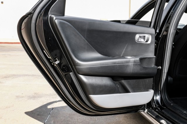 Hyundai IONIQ 6 Vehicle Main Gallery Image 44