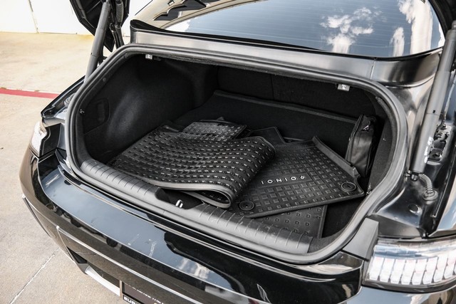 Hyundai IONIQ 6 Vehicle Main Gallery Image 47