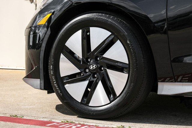 Hyundai IONIQ 6 Vehicle Main Gallery Image 52