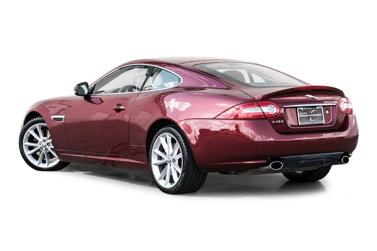 Jaguar XK Vehicle Main Gallery Image 10