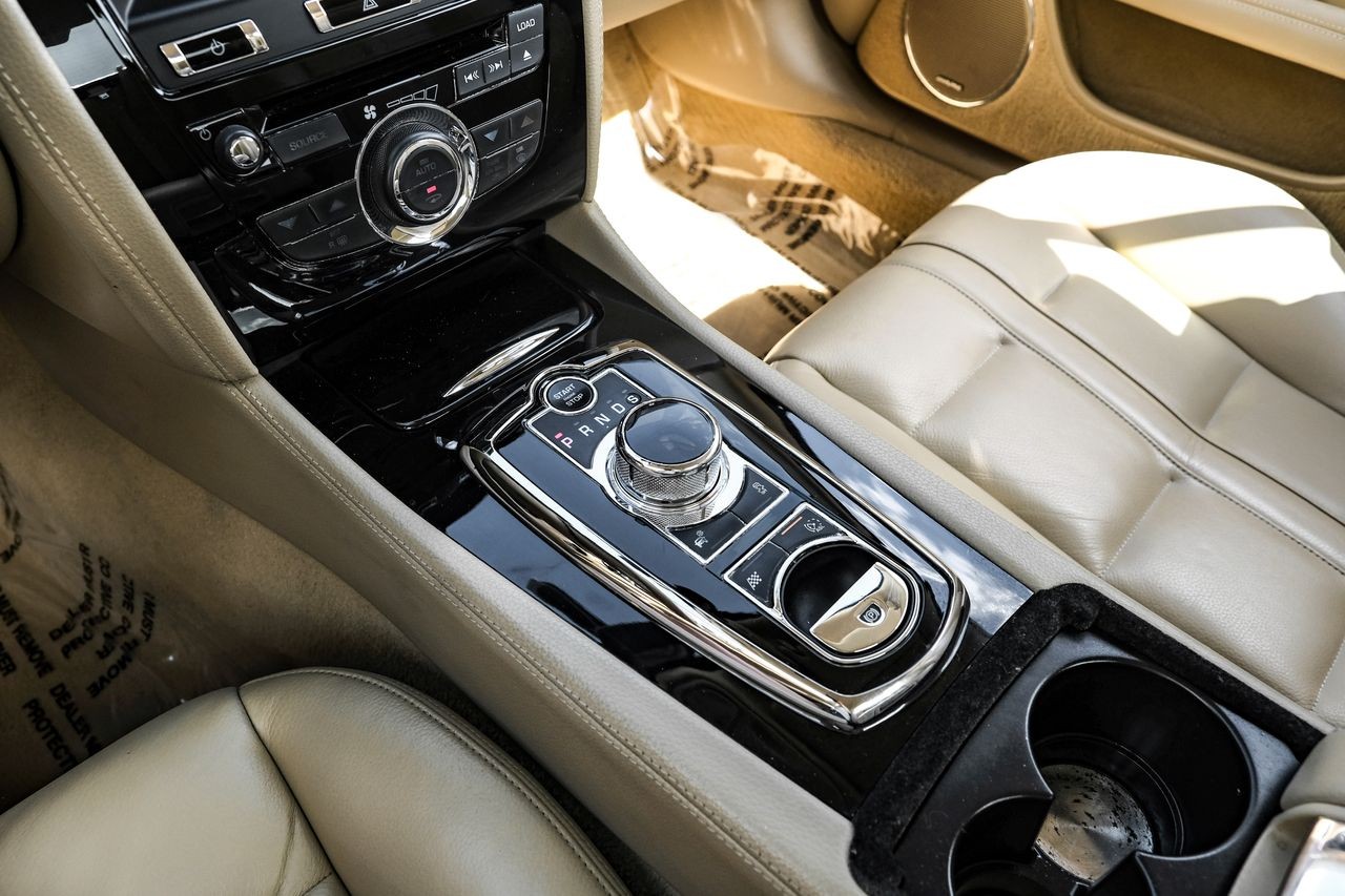 Jaguar XK Vehicle Main Gallery Image 17