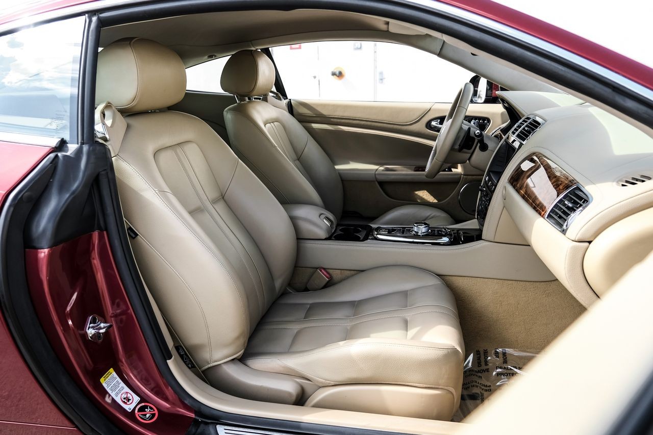 Jaguar XK Vehicle Main Gallery Image 25