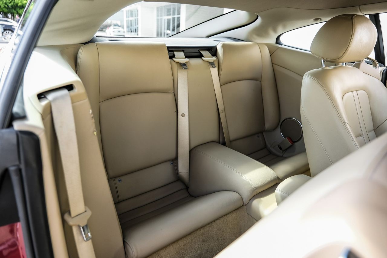 Jaguar XK Vehicle Main Gallery Image 26