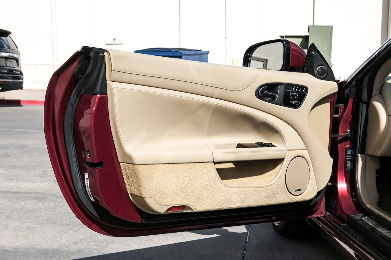 Jaguar XK Vehicle Main Gallery Image 29