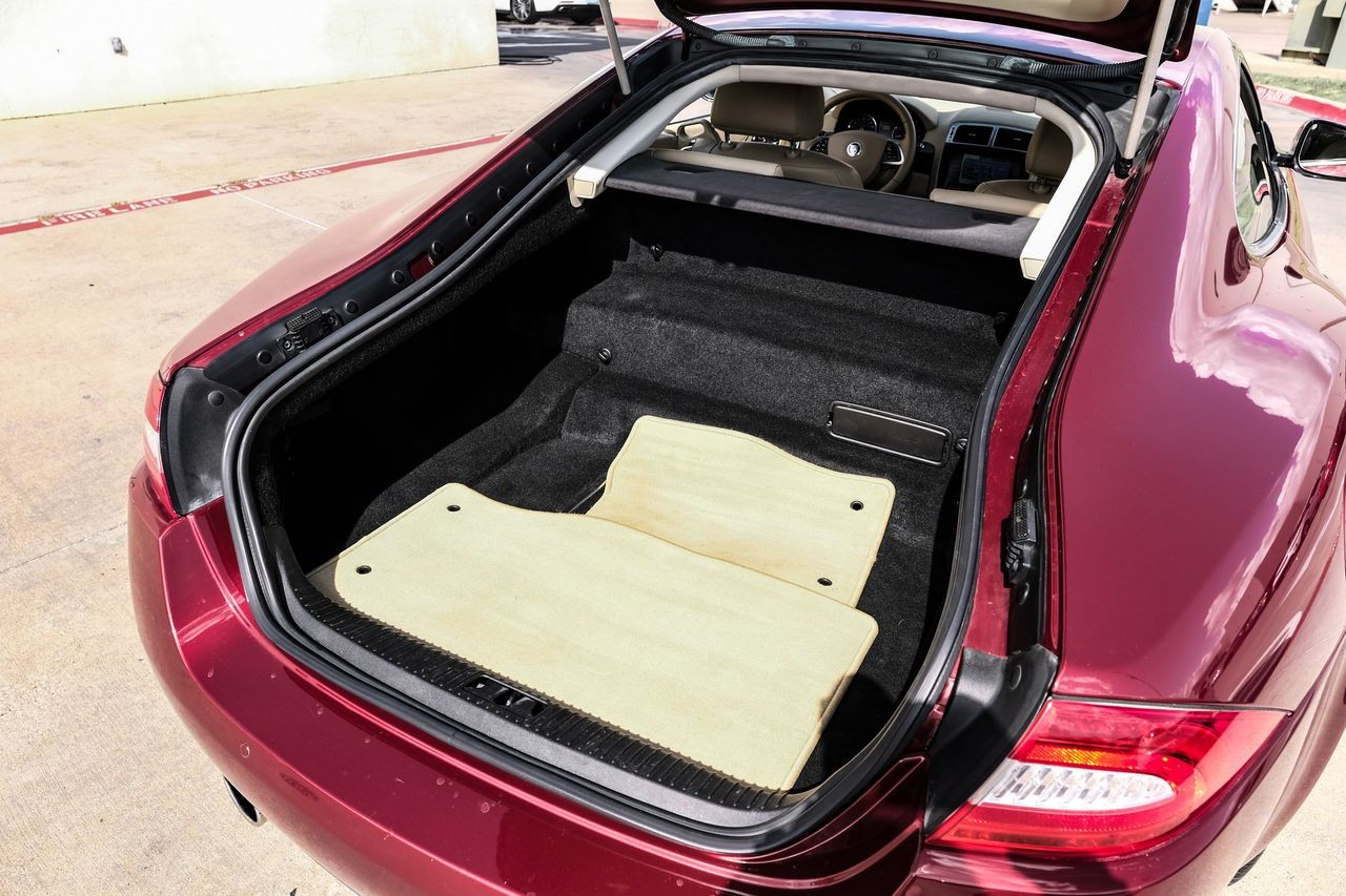 Jaguar XK Vehicle Main Gallery Image 35