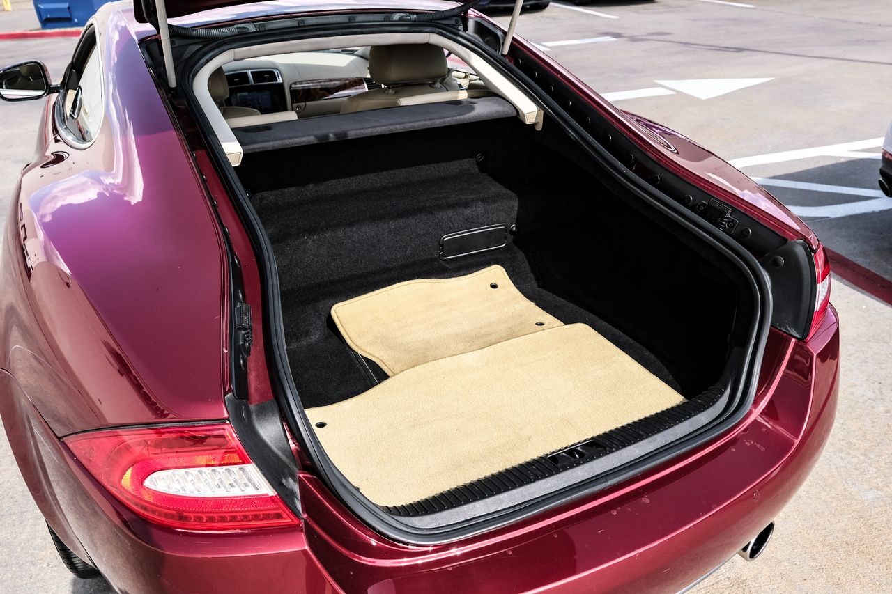 Jaguar XK Vehicle Main Gallery Image 36