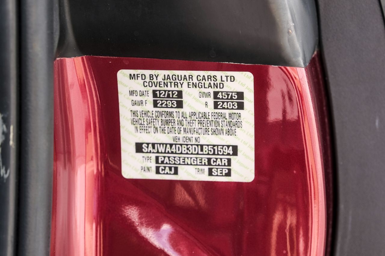 Jaguar XK Vehicle Main Gallery Image 42