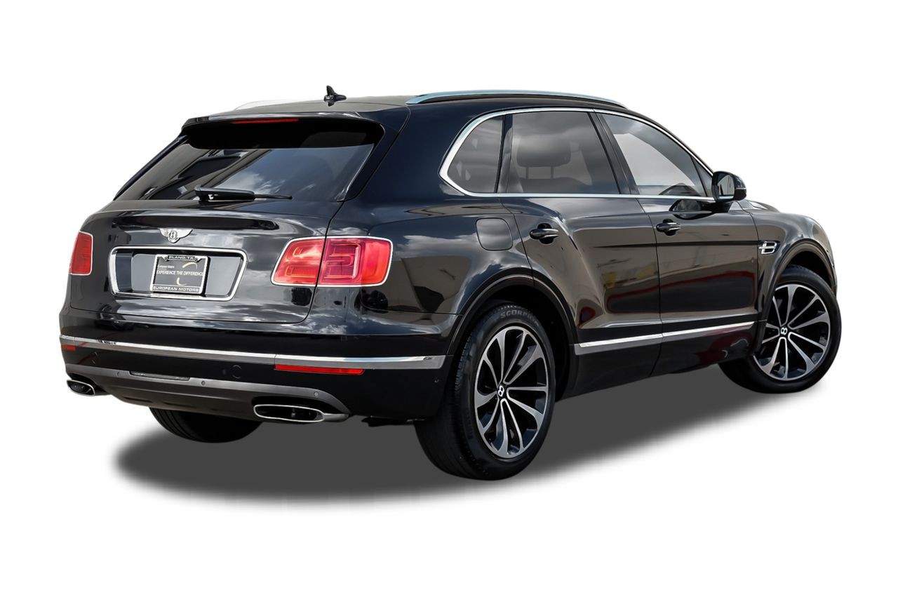 Bentley Bentayga Vehicle Main Gallery Image 09