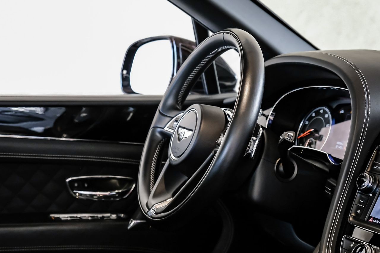 Bentley Bentayga Vehicle Main Gallery Image 14