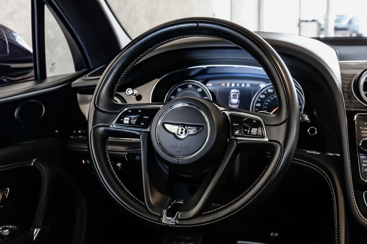 Bentley Bentayga Vehicle Main Gallery Image 16