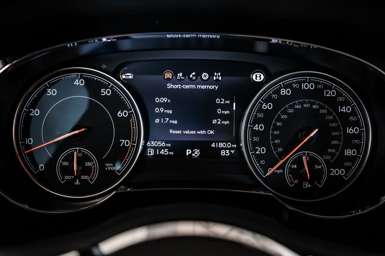 Bentley Bentayga Vehicle Main Gallery Image 19