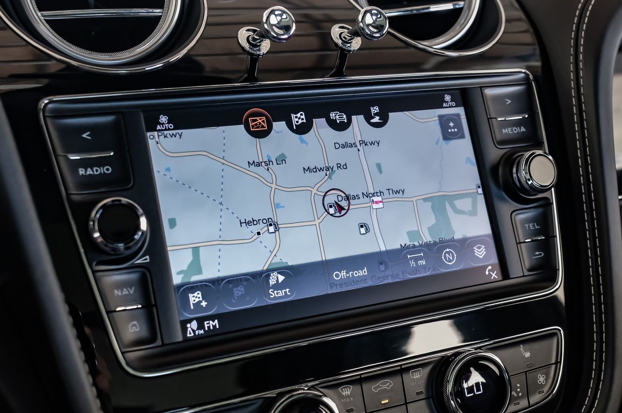 Bentley Bentayga Vehicle Main Gallery Image 21