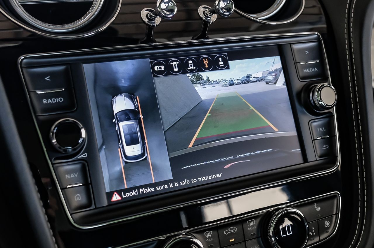 Bentley Bentayga Vehicle Main Gallery Image 22