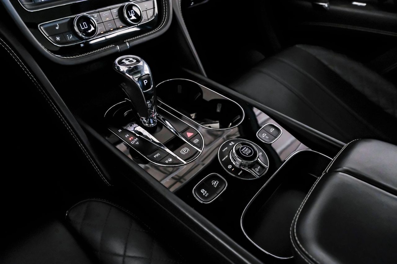 Bentley Bentayga Vehicle Main Gallery Image 23