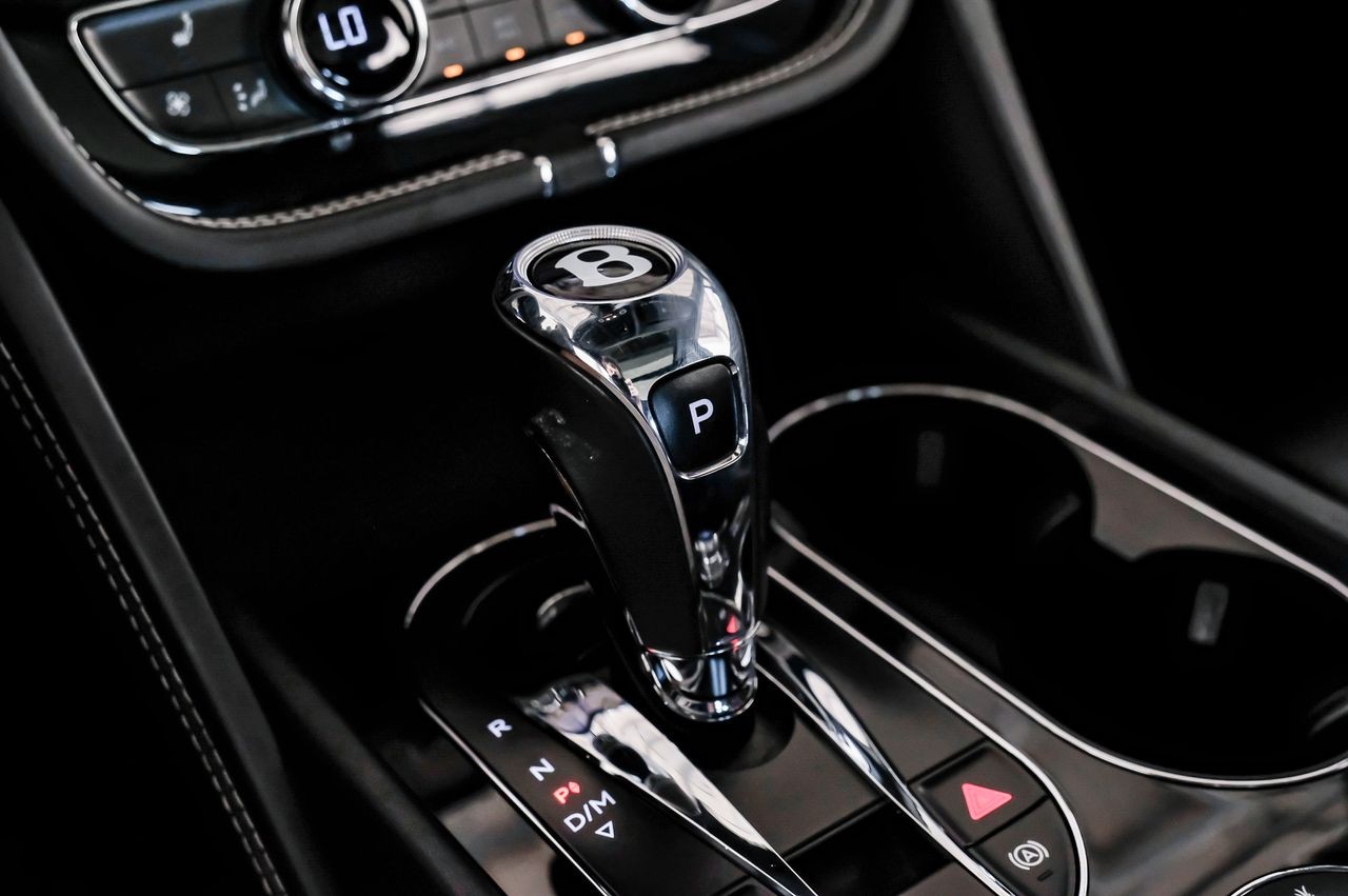 Bentley Bentayga Vehicle Main Gallery Image 24