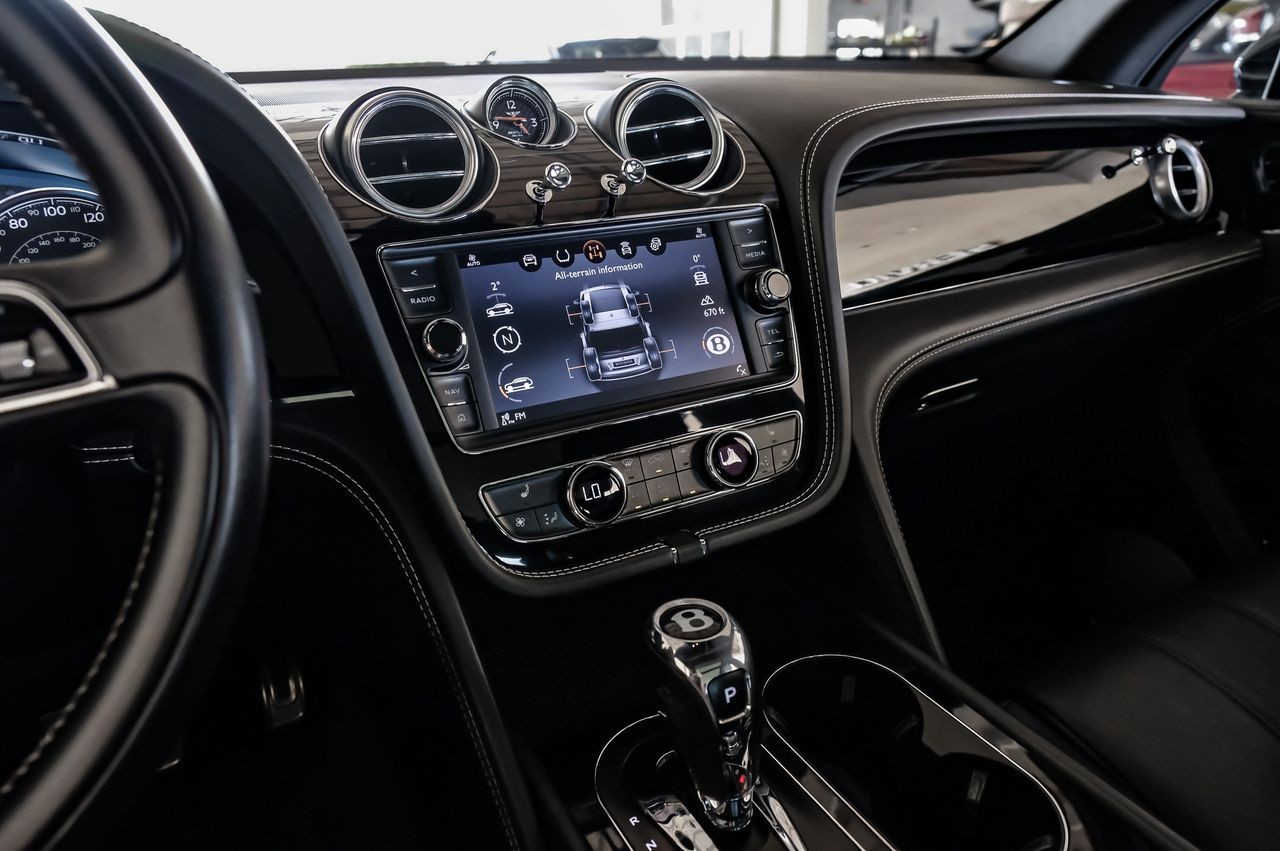Bentley Bentayga Vehicle Main Gallery Image 27